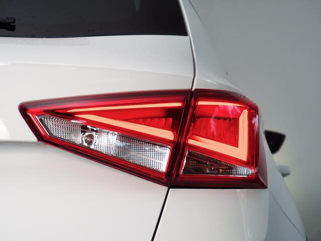 Seat Arona 1.0 TSI Xcellence Business Intense | FR pakket | Noodremassistent | Adaptive Cruise Control | Stoelverwarming | Parkeersensoren achter | Apple CarPlay/ Android Auto