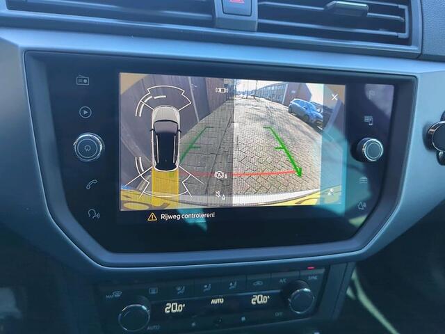 Seat Arona 1.0 TSI Style Business Intense Camera | LED | LMV 16"| Navi | AppleCarplay | NL auto | 1e eig.