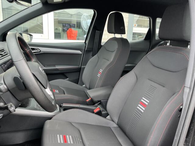 Seat Arona 1.0 TSI FR / AUTOMAAT/ TREKHAAK/ DCC/ PARKEERSENSOREN + CAMERA/ STOELVERWARMING/ DODEHOEK/ BEATS AUDIO/ ACC/ FULL LINK/ NAVI/ DAB/ CLIMA/ 17'' LMV