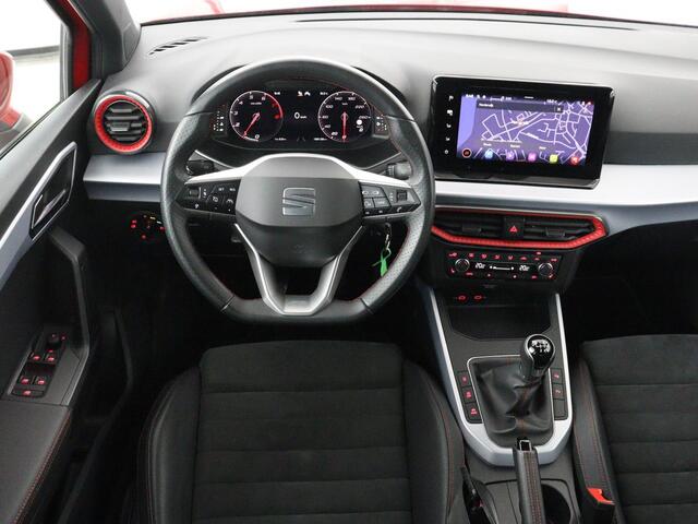 Seat Arona 1.0 TSI FR Business Intense | LED | Stoelverwarming | Camera | Adaptive Cruise | Carplay | DAB