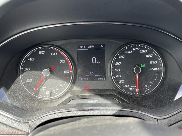 Seat Arona 1.0 TSI FR / AUTOMAAT/ TREKHAAK/ CRUISE/ PARKEER SENSOREN V+A/ CAMERA/ FULL LINK/ RIJ-MODI/ NAVI/ RADIO/ CLIMA/ 18'' LMV