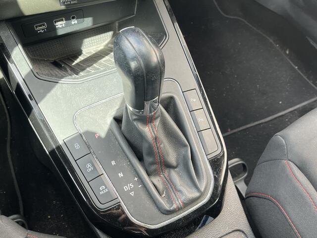 Seat Arona 1.0 TSI FR / AUTOMAAT/ TREKHAAK/ CRUISE/ PARKEER SENSOREN V+A/ CAMERA/ FULL LINK/ RIJ-MODI/ NAVI/ RADIO/ CLIMA/ 18'' LMV