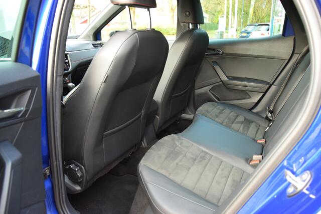 Seat Arona 1.0 TSI 115PK FR Business Intense DSG Automaat | Org. NL | BOVAG Garantie | Trekhaak | Virtual Cockpit | Camera | Adaptive Cruise Control | Stoelverwarming | BEATS Audio | Carplay |