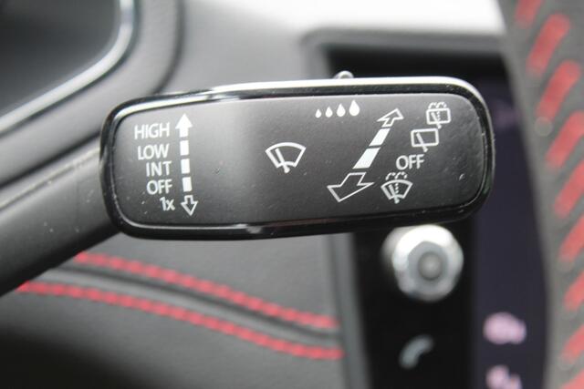 Seat Arona 1.0 TSI FR Limited Edition , Slechts 47107km Climate control , Camera , Trekhaak , Cruise control Dealeronderhouden , parkeersensoren V+A