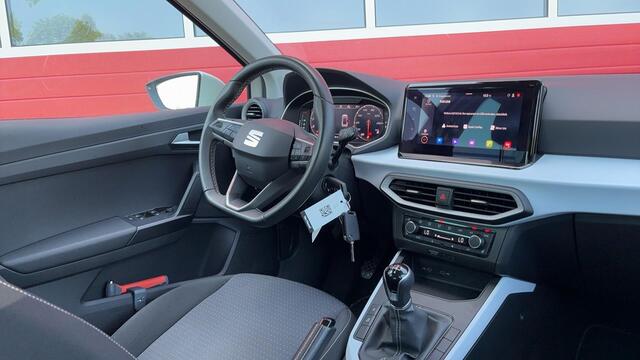 Seat Arona 1.0 TSI Style Business Intense NWE MODEL / FULL LED / CARPLAY / STOELVERW / CLIMA / PDC / BLUETOOTH / CRUISE / NL-AUTO