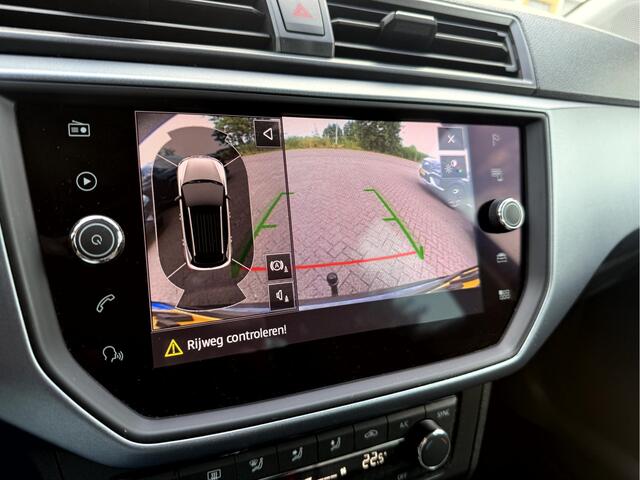 Seat Arona 1.0 TSI Style Business Intense Trekhaak, Camera
