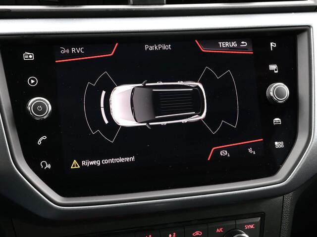 Seat Arona 1.0 TSI 115pk DSG Style Business Intense · Camera · Trekhaak · Keyless · Cruise Control · Clima · Draadloze Telefoonlader · Navigatie · Parkeerassistent ·