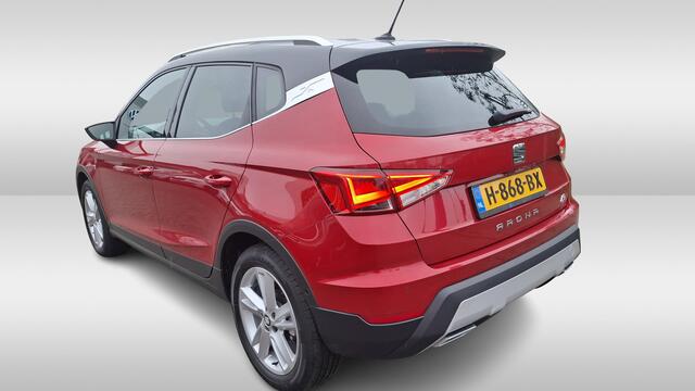 Seat Arona 1.0 TSI FR Business Intense Full Link / Parkeersensoren / Navigatie / 17" LM Velgen / Airco HAL