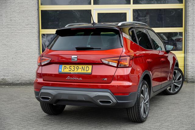 Seat Arona 1.0 TSI FR Business Intense BJ2022 Lmv 18" | Led V+A | Pdc | Keyless entry | Achteruitrijcamera | App-Connect | Navi | Virtual cockpit | Dashboard verlichting | Climate control | Cruise control | Sportstoelen | Verwarmde voorstoelen | Zwarte hemel
