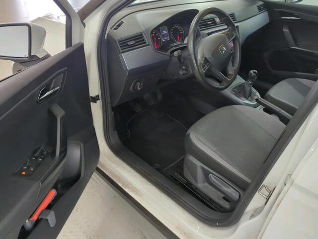 Seat Arona 1.0 TSI Style Business Intense / Navigatie / App connect / Camera / Parkeersensoren V+A / Climate controle /