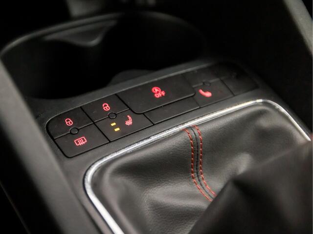Seat IBIZA 1.0 TSI FR Sport (NAVIGATIE, CLIMATE, STOELVERWARMING, XENON, SPORTSTOELEN, PARKEERSENSOREN, GETINT GLAS, CRUISE, NIEUWE APK, NIEUWSTAAT)