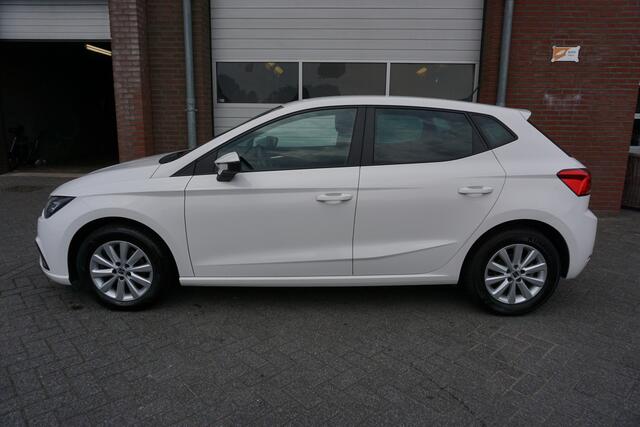 Seat IBIZA 1.0 TSI FR 110PK STYLE - CAMERA - PDC V+A - APPLE CARPLAY/ANDROID - ADAPT. CRUISE- STOELVERWARMING - DAB+ - LANE ASSIST - L.M. VELGEN - PRIVACYGLAS - BLUETOOTH DEALER ONDERHOUDEN - PERFECTE STAAT