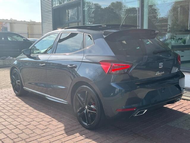 Seat IBIZA 1.0 FR Black Edition / Panorama dak / Virtual cockpit / Suedé bekleding / 18'' LMV