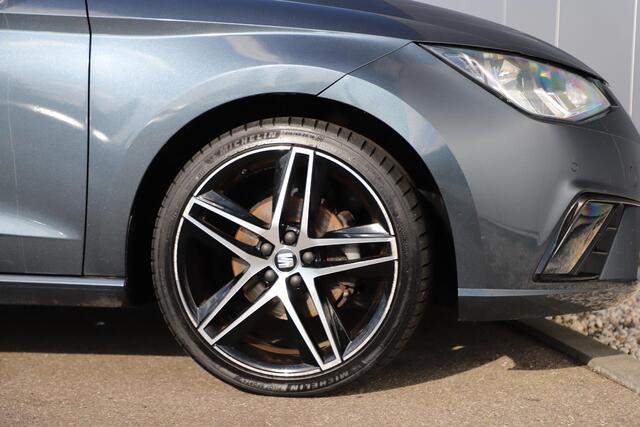 Seat IBIZA 1.6 TDI FR Business Intense Panoramadak 18 inch LMV Beats Audio Navigatie Carplay Android Achteruitrijcamera Climate Cruise Control