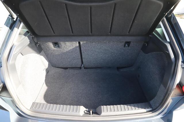 Seat IBIZA 1.6 TDI FR Business Intense Panoramadak 18 inch LMV Beats Audio Navigatie Carplay Android Achteruitrijcamera Climate Cruise Control