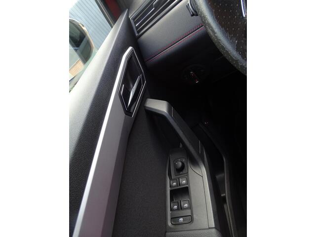 Seat IBIZA 1.0 TSI FR Business Intense FR-UITVOERING | PANORAMADAK | LED PAKKET | NAVIGATIE | VIRTUAL DISPLAY | PARKEERSENSOREN | CRUISE CONTROL | DAB RADIO |