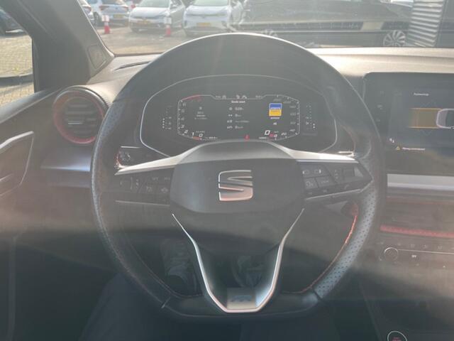 Seat IBIZA 1.0 EcoTSI FR Black Edition / Panorama dak / Virtual cockpit / Suedé bekleding / Keyless / Achteruitrij camera / 18'' LMV