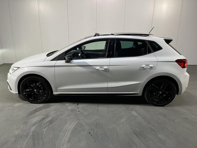 Seat IBIZA 1.0 TSI FR Black Edition / AUTOMAAT/ PANO/ PARK. SENSOREN + CAMERA/ FULL LINK/ RIJ-MODI/ LED/ NAVI/ STOEL VERWARM./ 18'' LMV