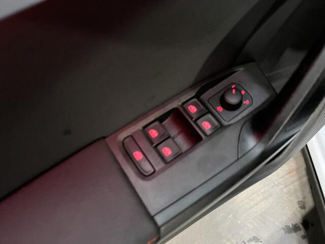 Seat IBIZA 1.0 TSI FR Black Edition / AUTOMAAT/ PANO/ PARK. SENSOREN + CAMERA/ FULL LINK/ RIJ-MODI/ LED/ NAVI/ STOEL VERWARM./ 18'' LMV