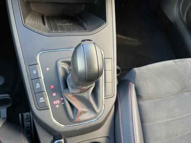 Seat IBIZA 1.0 TSI FR Black Edition / AUTOMAAT/ STOEL VERWARMING/ FULL LINK/ CRUISE CONTROL/ PARK.SENSOREN/ CLIMA/ RIJ-MODI/ NAVI/ DAB/ DIGITAL DASH/ START-STOP SYSTEEM/ ISOFIX