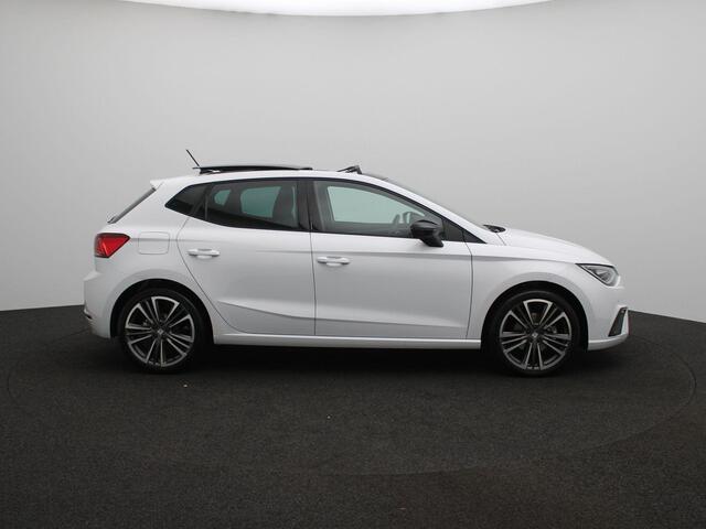 Seat IBIZA 1.0 EcoTSI FR Anniversary | Airco | Parkeersensoren v+a | Panoramadak | Lichtmetalen velgen |