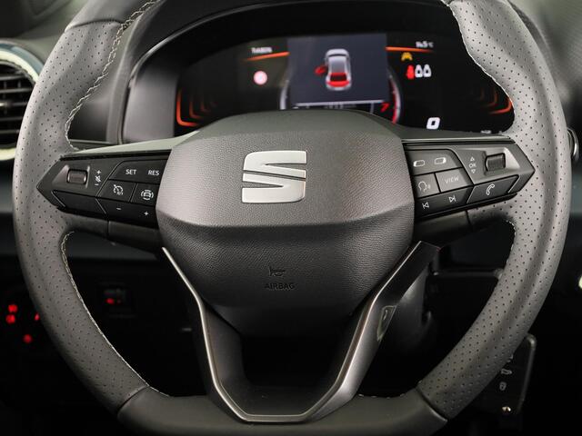 Seat IBIZA Style Plus 1.0 EcoTSI 95 PK | Midnight Black Metallic | Apple Carplay | Park Assist | Cruise Control