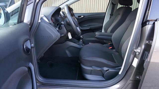 Seat IBIZA 1.0 TSI 95pk FR Connect 5Drs Xenon Stoelverwarming 17inch LM Navi Clima *NL auto* 97364km!