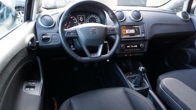 Seat IBIZA 1.0 TSI 95pk FR Connect 5Drs Xenon Stoelverwarming 17inch LM Navi Clima *NL auto* 97364km!