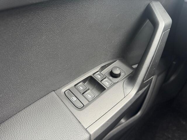 Seat IBIZA 1.0 EcoTSI Style Verwarmbare voorstoelen | Apple carplay & Android auto | Parkeersensoren achter