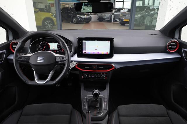 Seat IBIZA 1.0 EcoTSI FR Business Intense PL ¤508 p/m* 95PK / 70kW, Achteruitrijcamera, parkeersensoren voor en achter, stoelverwarming, adaptieve cruise control (acc), volledig digitaal instrumentenpaneel, Apple Carplay / Android Auto, DAB+, inklapbare spiegels, 2-