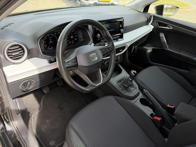 Seat IBIZA 1.0 EcoTSI Style Business Connect / Carplay / Parkeersensoren V+A / 17'' LM / Stoelverwarming