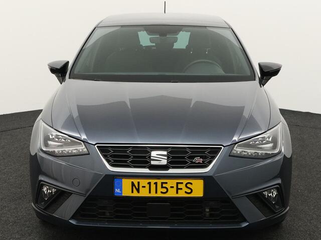 Seat IBIZA 1.0 TSI FR Business Intense Plus Apple Carplay/Android Auto, Draadloze telefoonlader, Elektrisch glazen panorama-dak, Parkeersensor voor en achter, Virtual cockpit, Voorstoelen verwarmd, Cruise control Deze SEAT Ibiza 1.0 TSI FR Business Intense Plus uit 