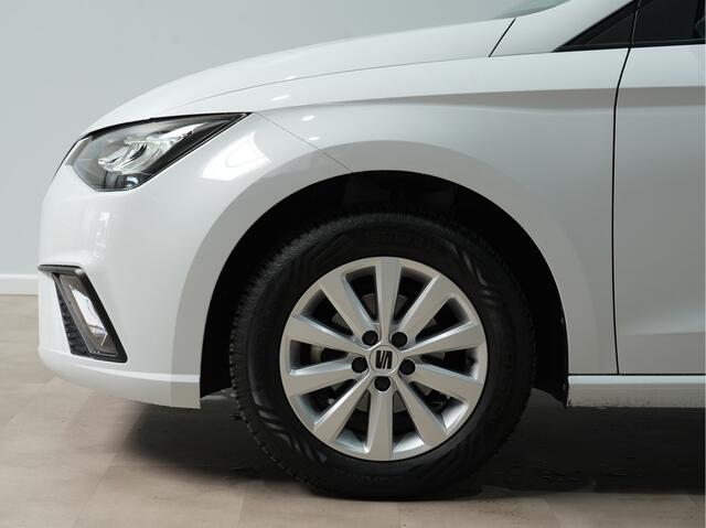 Seat IBIZA 1.0 95pk EcoTSI Style Plus Parkeerstensoren Airco Carplay Navigatie 240