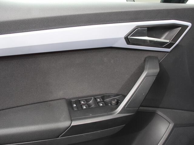 Seat IBIZA 1.0 EcoTSI 110pk Automaat FR Climate Control Adaptieve cruise control LED Keyless Parkeersensoren Verwarmde voorstoelen Achteruitrij Camera Apple Carplay/ Android Auto