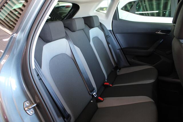 Seat IBIZA 1.0 TSI Style Business Intense / Afn. trekhaak / Camera / Adaptieve Cruise control /