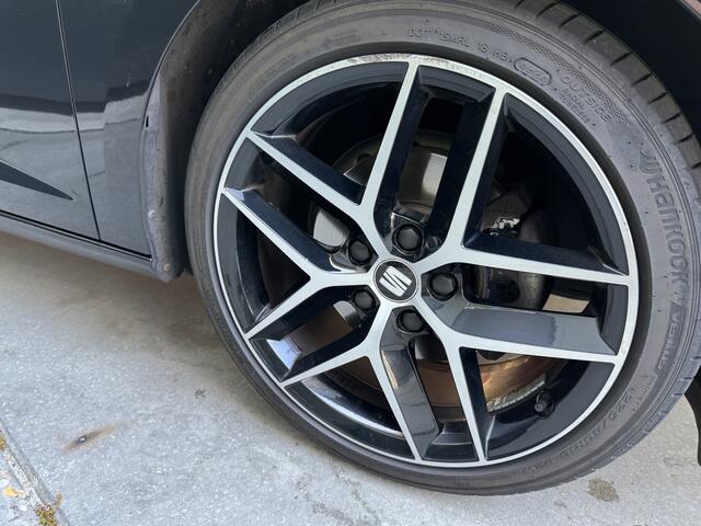 Seat LEON ST 1.5 TSI 150PK H6 FR Business Intense LED Climate Control Beats Audio Navigatie 18" LMV Winterpakket