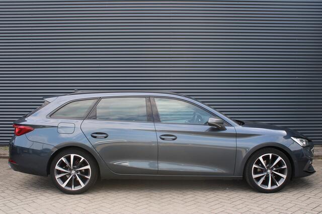 Seat LEON Sportstourer 1.5 eTSI FR Launch Edition Leer/Alcantara Adaptive-Cruise Full-Led Camera