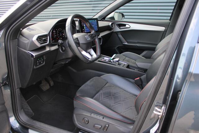 Seat LEON Sportstourer 1.5 eTSI FR Launch Edition Leer/Alcantara Adaptive-Cruise Full-Led Camera