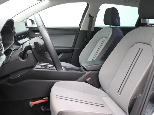 Seat LEON Sportstourer 1.5 eTSI Style Business Intense 150PK DSG Adaptive Cruise Control, Navigatie, Achteruitrijcamera, Getint Glas, Trekhaak, 16" LM Velgen