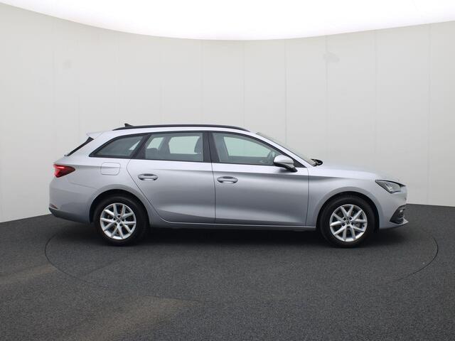 Seat LEON Sportstourer 1.5eTSI/150PK Style DSG · Navigatie · Parkeersensoren · Lane assist