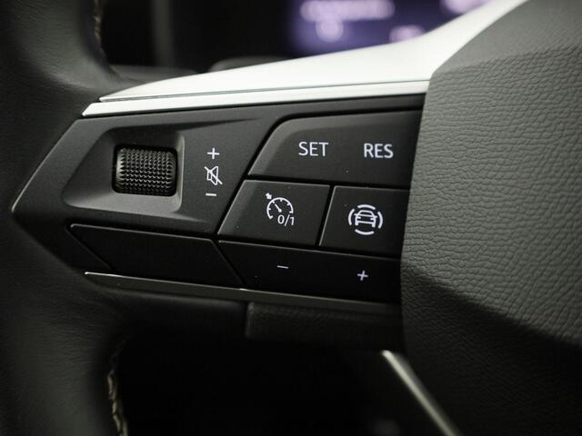Seat LEON Sportstourer 1.5eTSI/150PK Style DSG · Navigatie · Parkeersensoren · Lane assist