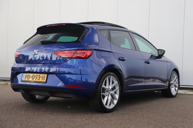 Seat LEON 1.0 EcoTSI Style Business Intense Panoramadak Full LED 18 inch Navigatie Carplay Android Climate Cruise Control Lane Assist