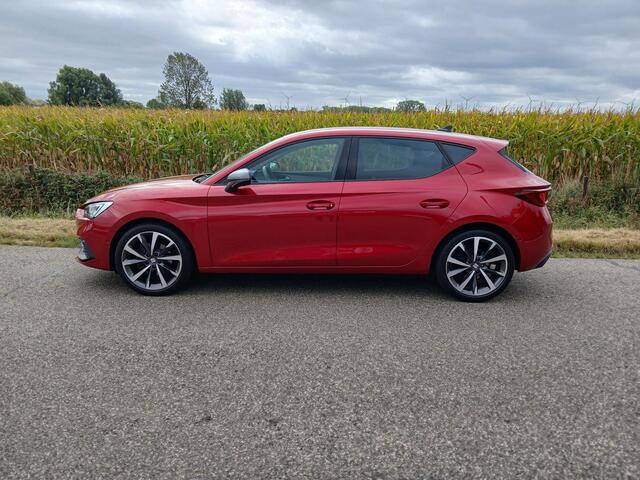 Seat LEON 1.5 TSI FR Business Intense + Technology Pack. + stoelenpakk. + Beats audio + 18 inch etc.