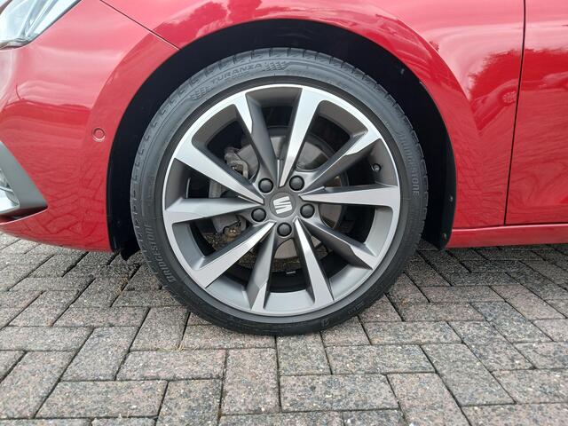 Seat LEON 1.5 TSI FR Business Intense + Technology Pack. + stoelenpakk. + Beats audio + 18 inch etc.