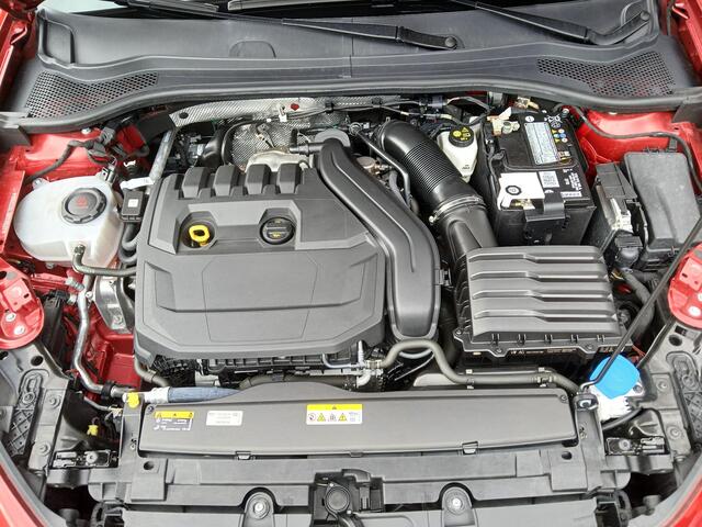 Seat LEON 1.5 TSI FR Business Intense + Technology Pack. + stoelenpakk. + Beats audio + 18 inch etc.