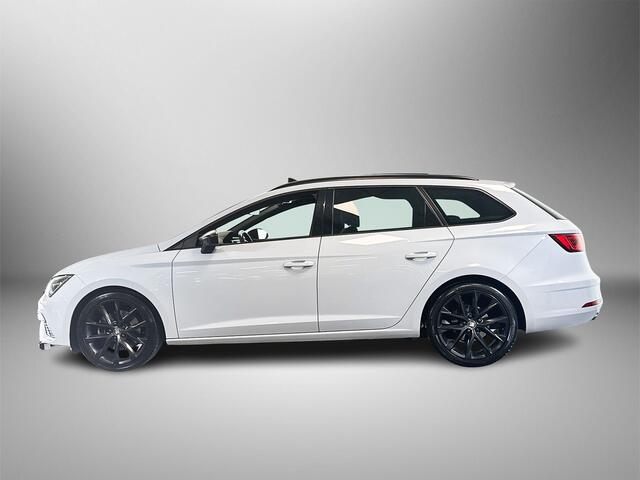 Seat LEON ST 1.5 150pk TSI FR Ultimate Edition Black Panoramisch schuif/kanteldak | Adaptive Cruise Control | Upgrade Tech & Music