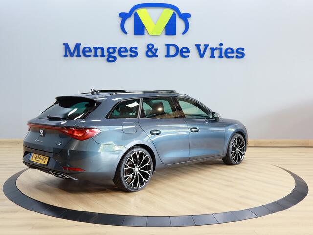 Seat LEON Sportstourer 1.5 eTSI FR Launch Edition Airco ECC | Panorama | Trekhaak | Virtual | LED | Adaptive Cruise | Sfeer | Isofix | NAP