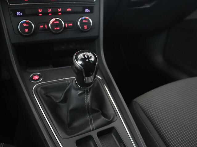 Seat LEON 1.0 EcoTSI Style Business | Carplay | Trekhaak | Navigatie | Parkeerhulp | Climate control | Cruise control | Bluetooth