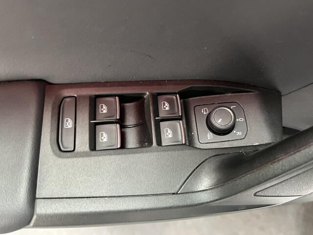 Seat LEON Sportstourer 1.4 TSI eHybrid PHEV FR Business Intense / AUTOMAAT/ PANO/ CAMERA/ PARK. SENSOREN/ DODE HOEK/ KEYLESS/ LED/ STOEL-STUURVERWARM./ VIRTUAL COCKPIT/ FULL LINK/ ADAPT. CRUISE/ NAVI/ CLIMA/ DAB/ 18" LMV