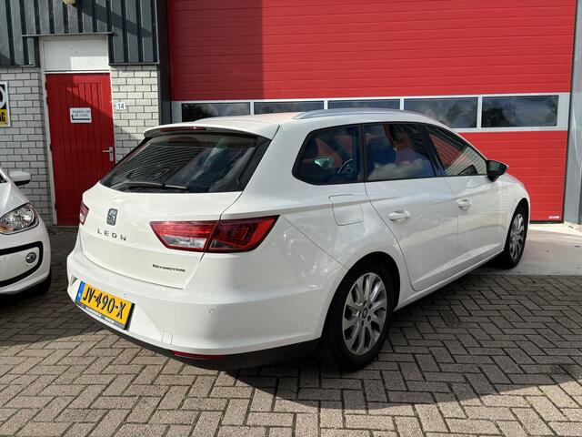 Seat LEON ST 1.0 EcoTSI Style Connect TREKHAAK / CAMERA / FULL LED / CARPLAY / DAB+ / PDC / CLIMA / NL-AUTO